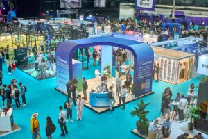 Case study del diseño y montaje del Stand de Optimizely en el Shoptalk Barcelona 2024